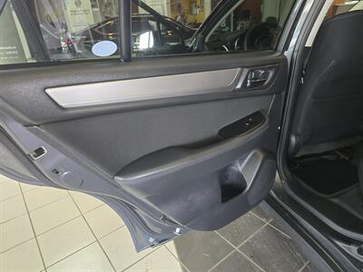 2019 Subaru Outback 2.5i Premium 4DR WAGON AWD   - Photo 12 - Hamilton, OH 45015