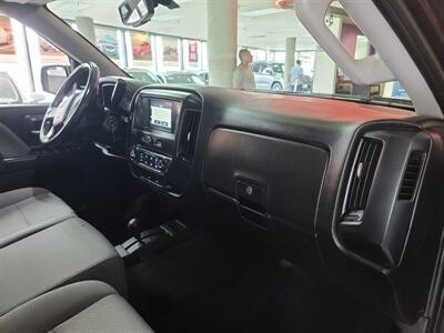 2017 Chevrolet Silverado 1500 Custom 4DR EXTENDED CAB 4X4 V8   - Photo 14 - Hamilton, OH 45015