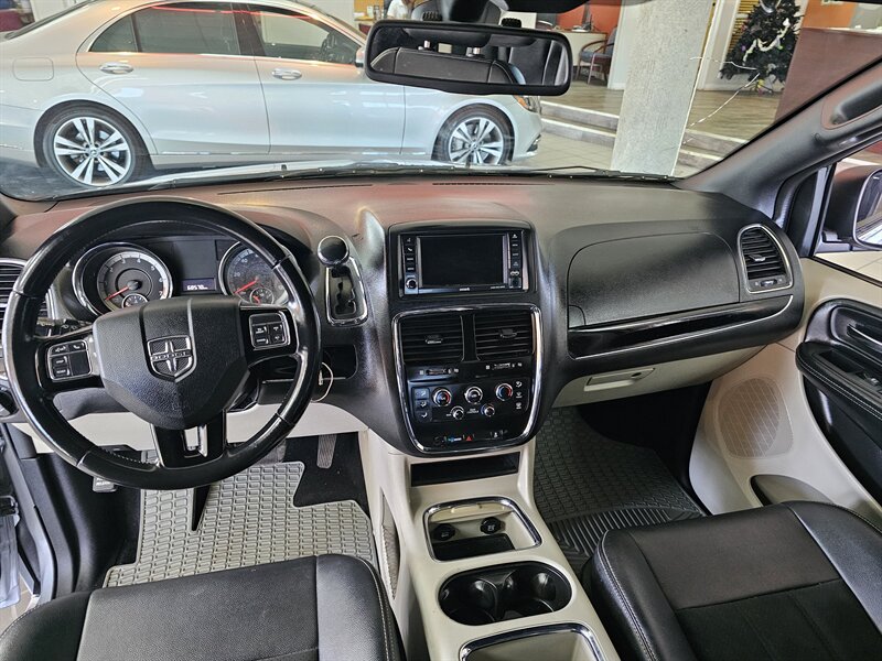 2019 Dodge Grand Caravan SXT MINI-VAN V6 photo