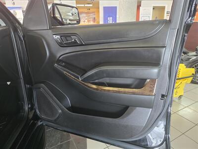 2018 Chevrolet Suburban LT 4DR SUV 4X4 - Photo 12 - Hamilton, OH 45015