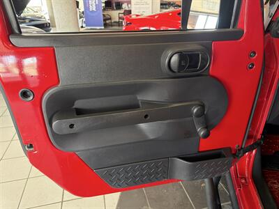 2010 Jeep Wrangler Unlimited Sport   - Photo 17 - Hamilton, OH 45015