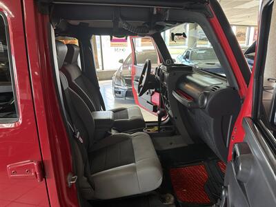 2010 Jeep Wrangler Unlimited Sport   - Photo 22 - Hamilton, OH 45015