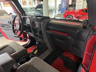 2010 Jeep Wrangler Unlimited Sport   - Photo 24 - Hamilton, OH 45015
