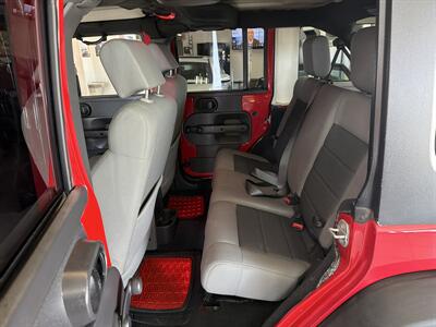 2010 Jeep Wrangler Unlimited Sport   - Photo 18 - Hamilton, OH 45015