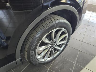 2021 Lincoln Corsair CARSAIR Standard 4DR SUV AWD - Photo 40 - Hamilton, OH 45015