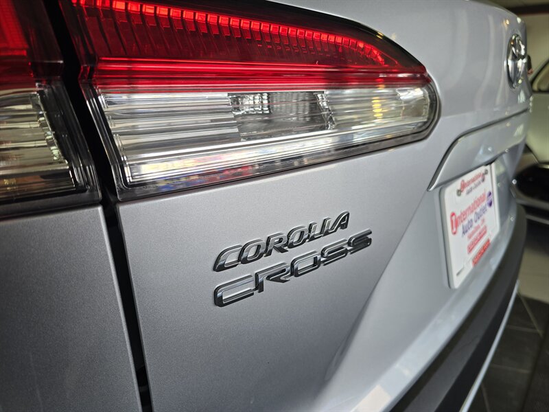 2022 Toyota Corolla Cross LE 4DR SUV photo