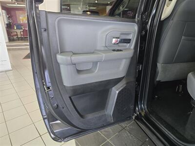 2016 RAM 1500 Big Horn/QUAD CAB/4X4/   - Photo 12 - Hamilton, OH 45015