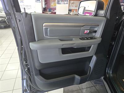 2016 RAM 1500 Big Horn/QUAD CAB/4X4/   - Photo 8 - Hamilton, OH 45015