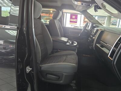 2016 RAM 1500 Big Horn/QUAD CAB/4X4/   - Photo 16 - Hamilton, OH 45015