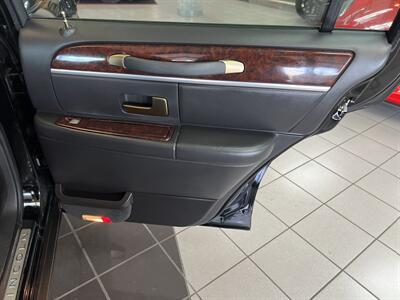 2009 Lincoln Town Car Signature Limited 4DR SEDAN - Photo 19 - Hamilton, OH 45015