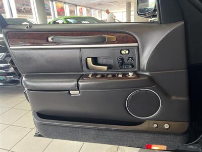 2009 Lincoln Town Car Signature Limited 4DR SEDAN - Photo 15 - Hamilton, OH 45015