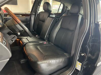 2009 Lincoln Town Car Signature Limited 4DR SEDAN - Photo 10 - Hamilton, OH 45015