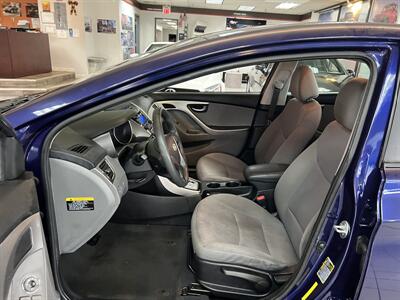 2013 Hyundai Elantra GLS 4DR SEDAN   - Photo 10 - Hamilton, OH 45015