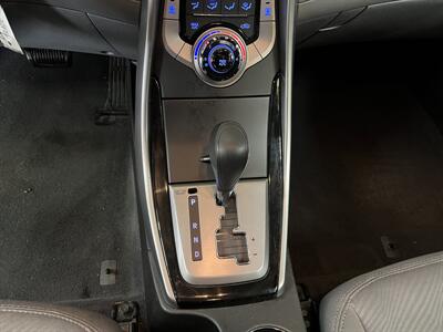 2013 Hyundai Elantra GLS 4DR SEDAN   - Photo 17 - Hamilton, OH 45015