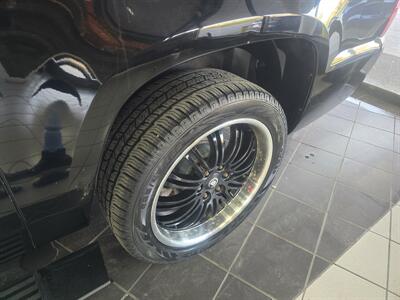 2009 Cadillac Escalade Base 4DR SUV AWD - Photo 34 - Hamilton, OH 45015