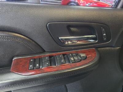 2009 Cadillac Escalade Base 4DR SUV AWD - Photo 19 - Hamilton, OH 45015