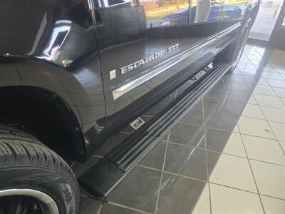 2009 Cadillac Escalade Base 4DR SUV AWD - Photo 32 - Hamilton, OH 45015