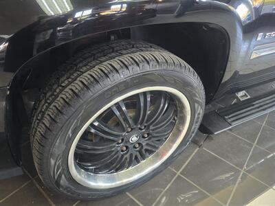 2009 Cadillac Escalade Base 4DR SUV AWD - Photo 33 - Hamilton, OH 45015