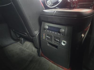 2009 Cadillac Escalade Base 4DR SUV AWD - Photo 17 - Hamilton, OH 45015