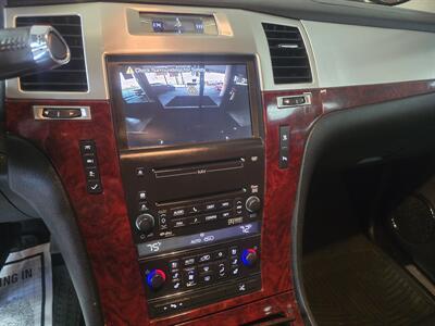 2009 Cadillac Escalade Base 4DR SUV AWD - Photo 21 - Hamilton, OH 45015