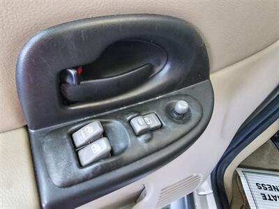 2004 Pontiac Montana Base 4DR EXTENDED MINI-VAN   - Photo 32 - Hamilton, OH 45015