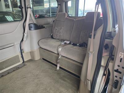 2004 Pontiac Montana Base 4DR EXTENDED MINI-VAN   - Photo 10 - Hamilton, OH 45015