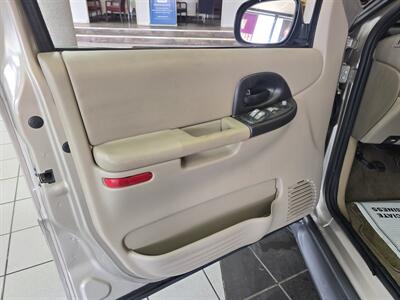 2004 Pontiac Montana Base 4DR EXTENDED MINI-VAN   - Photo 8 - Hamilton, OH 45015