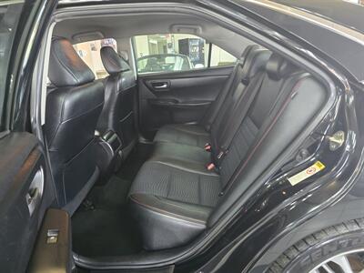 2015 Toyota Camry SE - Photo 11 - Hamilton, OH 45015