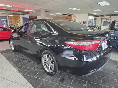 2015 Toyota Camry SE - Photo 6 - Hamilton, OH 45015