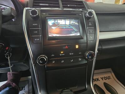 2015 Toyota Camry SE - Photo 19 - Hamilton, OH 45015
