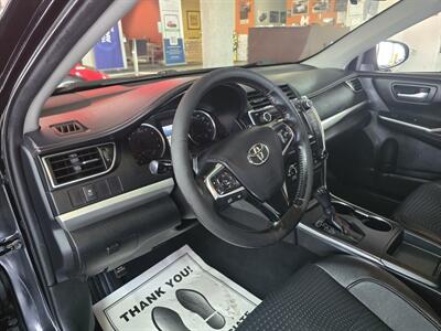 2015 Toyota Camry SE - Photo 8 - Hamilton, OH 45015