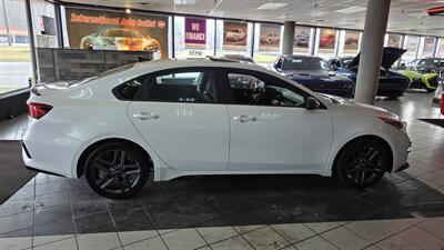 2021 Kia Forte GT-Line   - Photo 5 - Hamilton, OH 45015
