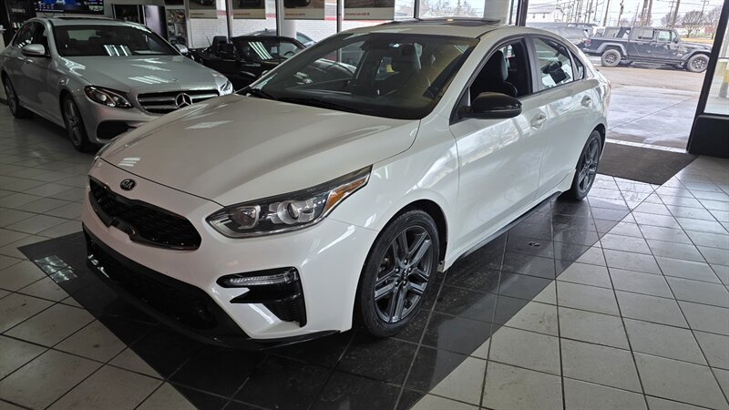 2021 Kia Forte GT-Line   - Photo 1 - Hamilton, OH 45015