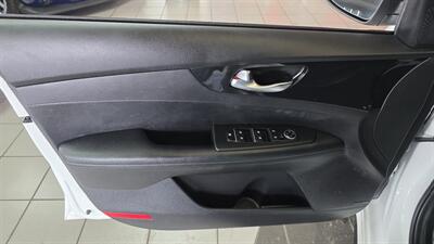 2021 Kia Forte GT-Line   - Photo 20 - Hamilton, OH 45015