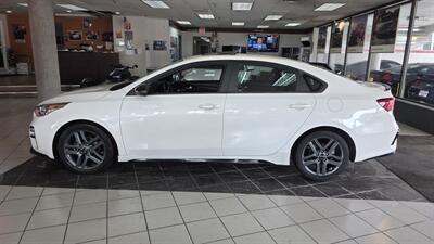 2021 Kia Forte GT-Line   - Photo 2 - Hamilton, OH 45015