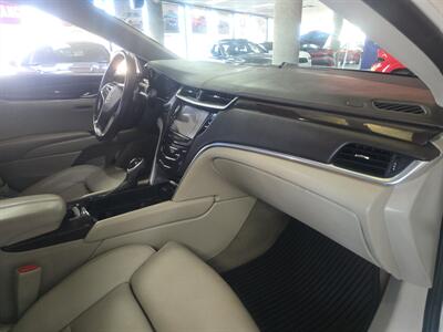 2014 Cadillac XTS Luxury Collection 4DR SEDAN - Photo 13 - Hamilton, OH 45015