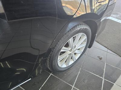 2012 Toyota Camry XLE 4DR SEDAN   - Photo 29 - Hamilton, OH 45015