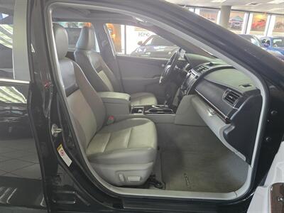 2012 Toyota Camry XLE 4DR SEDAN   - Photo 14 - Hamilton, OH 45015