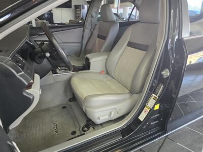 2012 Toyota Camry XLE 4DR SEDAN   - Photo 9 - Hamilton, OH 45015