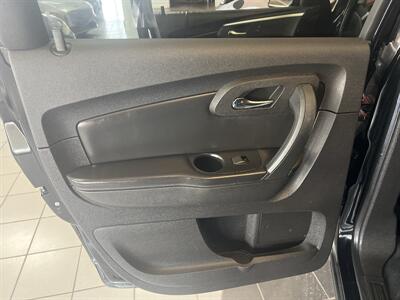 2012 Chevrolet Traverse LT   - Photo 21 - Hamilton, OH 45015