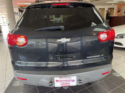 2012 Chevrolet Traverse LT   - Photo 7 - Hamilton, OH 45015