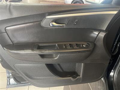 2012 Chevrolet Traverse LT   - Photo 17 - Hamilton, OH 45015