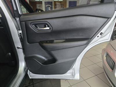 2024 Nissan Rogue SV - Photo 16 - Hamilton, OH 45015
