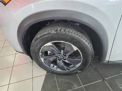 2024 Nissan Rogue SV - Photo 32 - Hamilton, OH 45015