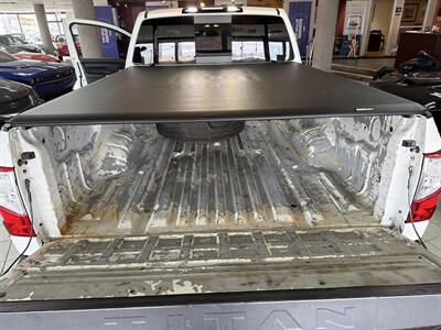 2017 Nissan Titan SV CLUB CAB 4X4   - Photo 27 - Hamilton, OH 45015