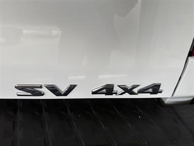 2017 Nissan Titan SV CLUB CAB 4X4   - Photo 32 - Hamilton, OH 45015