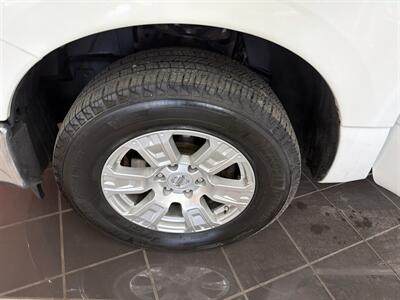 2017 Nissan Titan SV CLUB CAB 4X4   - Photo 29 - Hamilton, OH 45015