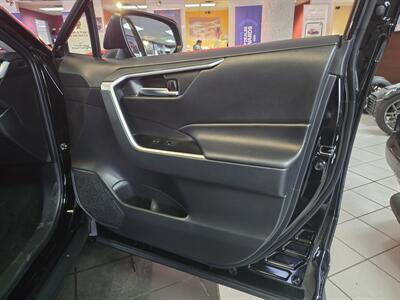 2025 Toyota RAV4 XLE   - Photo 12 - Hamilton, OH 45015