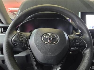 2025 Toyota RAV4 XLE   - Photo 23 - Hamilton, OH 45015