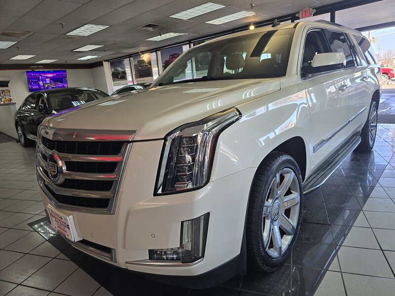 2015 Cadillac Escalade ESV LUXURY4DR SUV 4X4   - Photo 1 - Hamilton, OH 45015